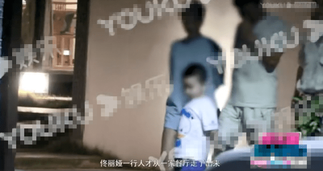 佟丽娅带儿子出行零互动,4岁朵朵超独立