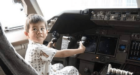 孩子怎么才能开飞机 799058949d0e4ff1b21e2ec3a76b05f6.png