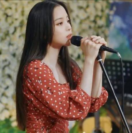 欧阳娜娜唱歌惊呆了所有人 922a10292e9f4b18b35f605a6378d3b4.jpeg