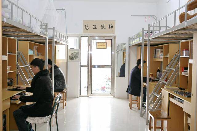 开学啦,带你看看理想中的大学校园应有的模样!-搜狐大视野-搜狐新闻