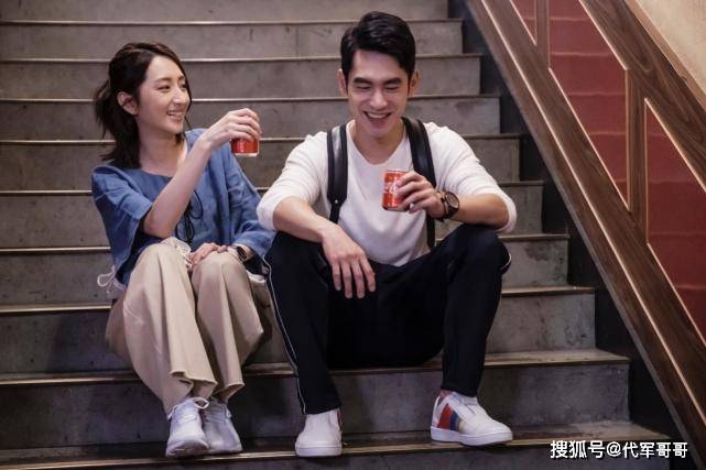 他19岁获金钟奖，被欧阳妮妮主动追求，如今32岁