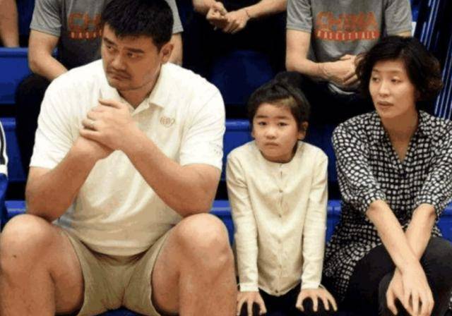 黄多多|10岁就长到1米7，网友：饮食很重要有种“基因”叫姚明女儿