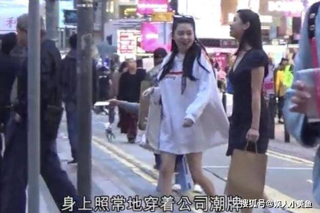 邱淑贞|邱淑贞女儿沈月晒素颜照，鼻子变高脸型修长，比妈妈年轻时更美