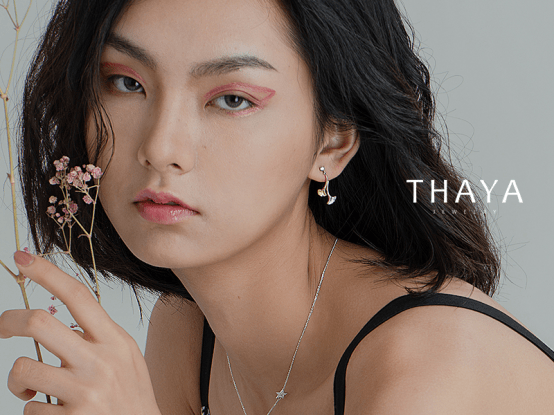 女性|花芽拍了拍你,并说:你爱自己的样子真的很美