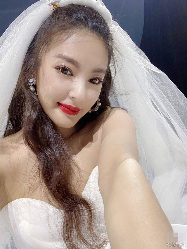 脱口秀演员爆料张雨绮不妥行为，气愤称：老娘