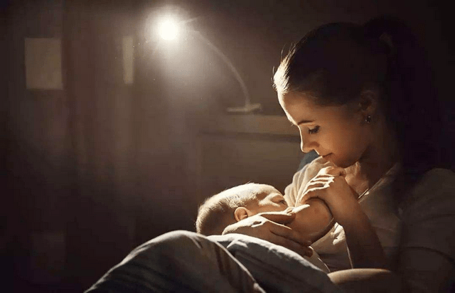 宝宝|不愿意自己躺，后悔生小孩了，我该怎么办？宝宝要一直躺着