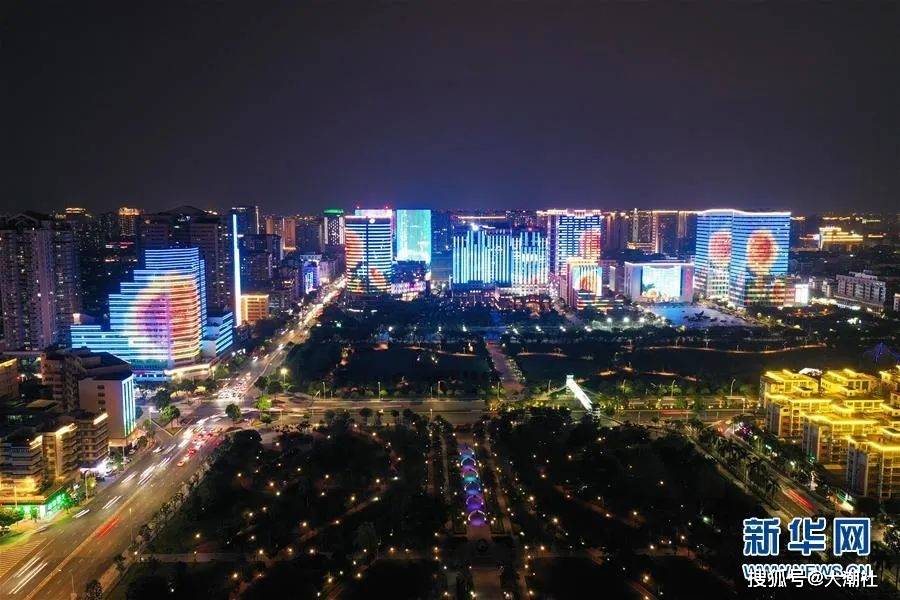 9月6日拍摄的汕头市时代广场夜景(无人机照片).