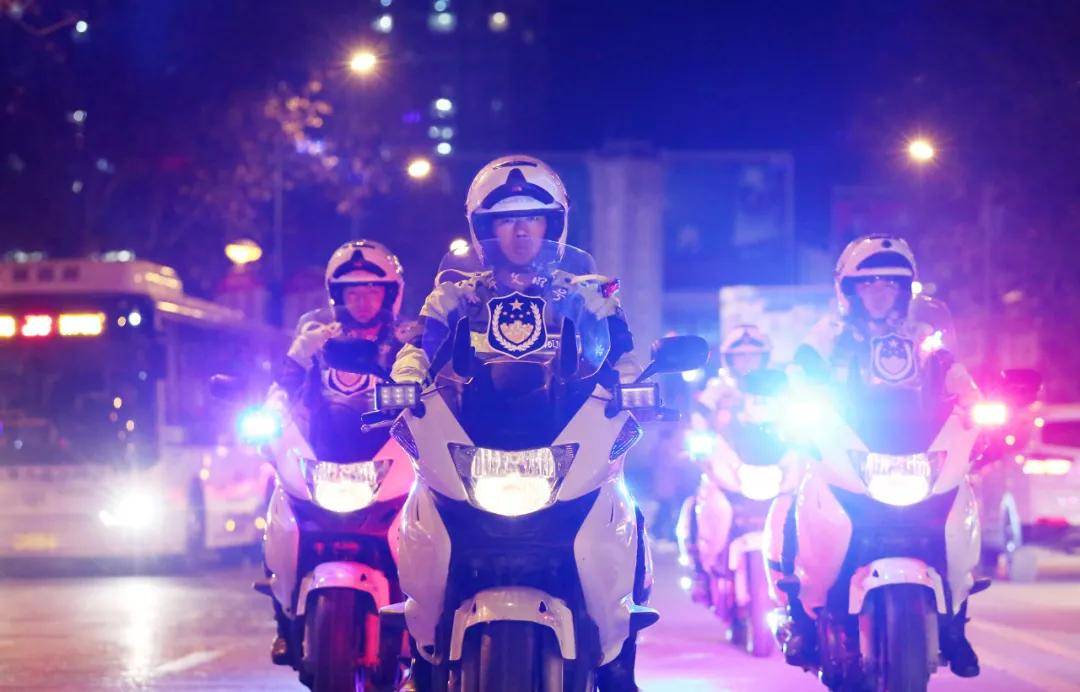 江津区|【致敬警旗】如果警察有颜色