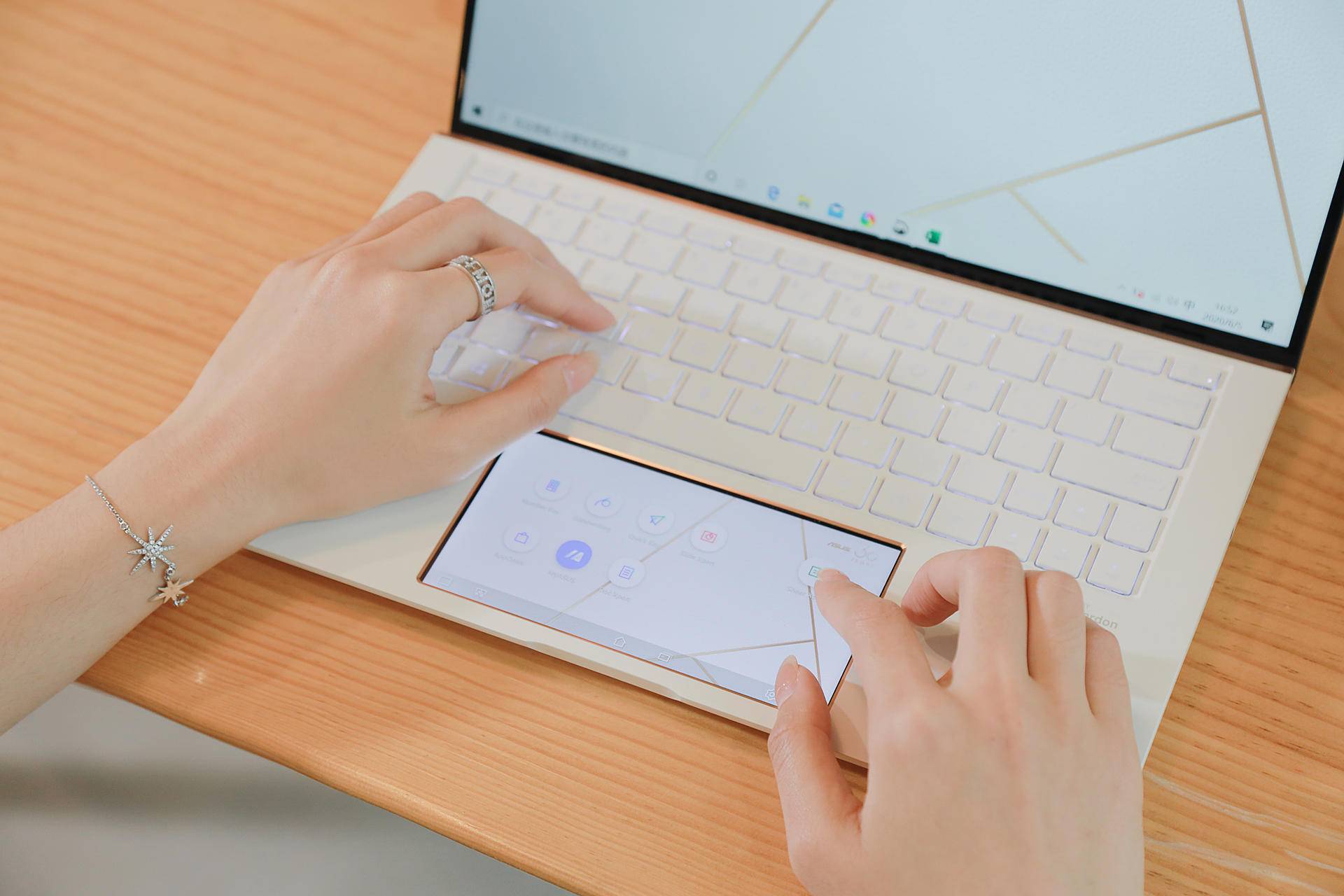 笔记本|在家也能保持优雅精致，华硕ARTONE从内到外展现独特气质