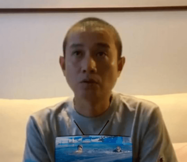 文章彻底放飞自我!近照骨瘦如柴驼背严重