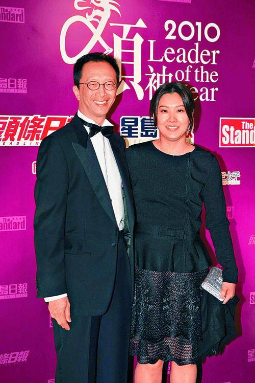 伏明霞|她是跳水皇后,有丹凤眼富贵鼻,老公砸99亿送她最爱的奢华医院