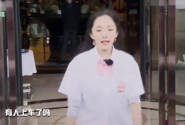 发际线|长得好看都难逃秃头？刘诗诗旧照被扒也秃头，跟杨幂鞠婧祎有一拼