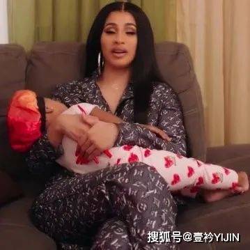 来源|不会打鸣的脱衣舞娘不是好Rapper!卡老师的入党申请书我们已经收到了,Skrr~