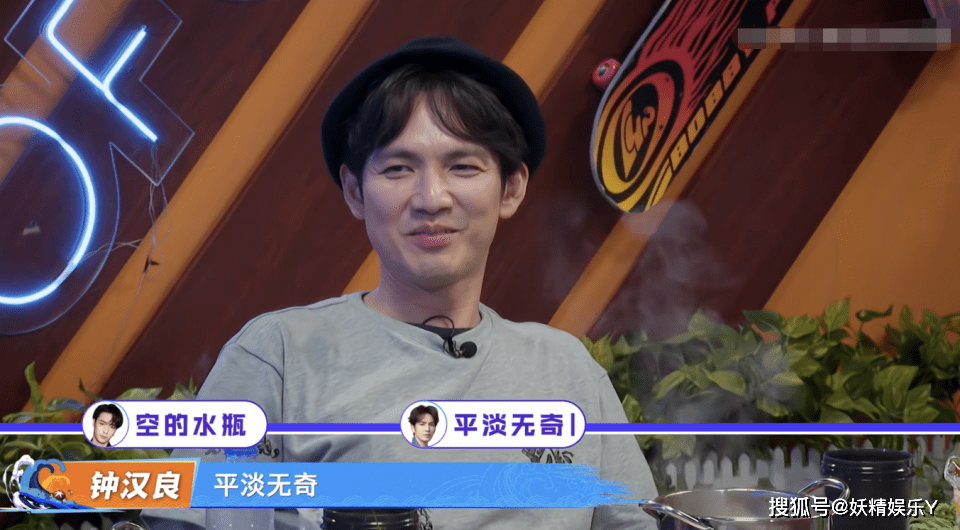 垮什么成语_穿卫衣垮什么包包图片(2)