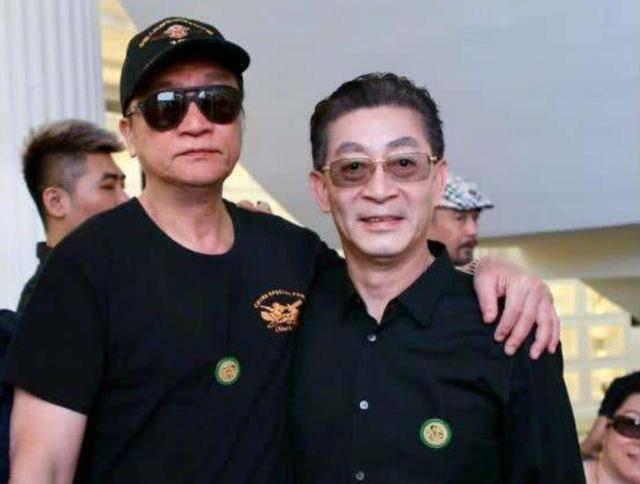 当他回到剧组时,宣布自己结婚了,刚开始大家还以为林志谦在说笑,直到