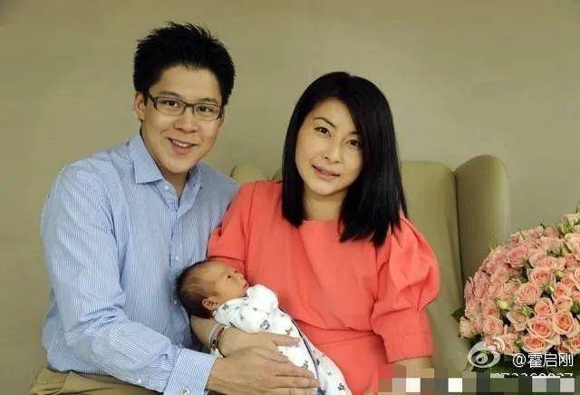 8年|原创郭晶晶拼4胎传闻破灭,霍启刚亲口否认,公婆回答暴露郭晶晶地位