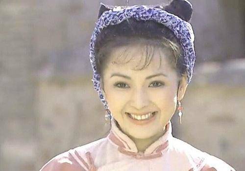 香妃去世19年,他为爱坚持扫墓守身19年