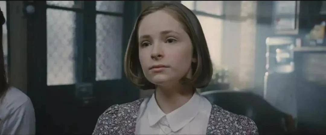 洋娃娃|澳洲版周迅、高级厌世脸2.0，被这未被发掘的美貌宝藏炸出来了