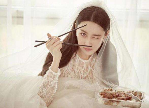 明星|张馨予发博晒美食，呼吁对女演员胖瘦不要太苛刻，你怎么看？