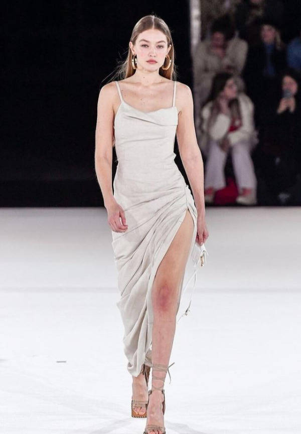 感觉|最近流行“秀色可餐”式穿搭！燕麦杏仁奶油色，温柔简约又高级