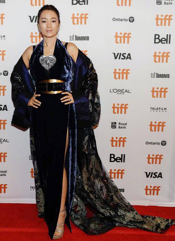 个人|120斤网红身材堪比卡戴珊，却被嘲腿粗，停止身材批判有多难