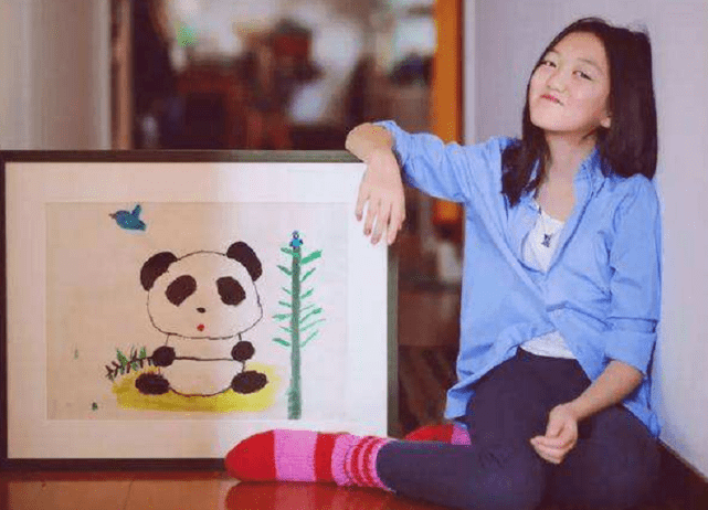 兔唇|李嫣最新写真：热裤搭配长筒袜，展现完美纤细大长腿！