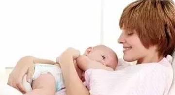 宝宝|宝宝睡觉要不要用枕头?妈妈疑问
