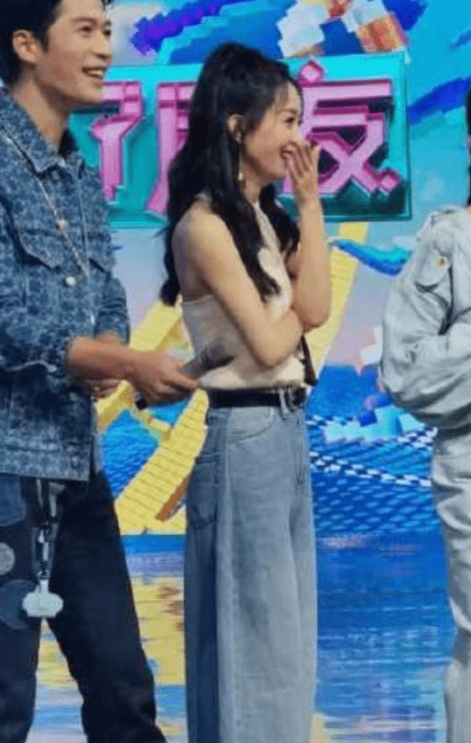 离开|赵丽颖活动生图流出，离开十级精修后，这脸我没看错？