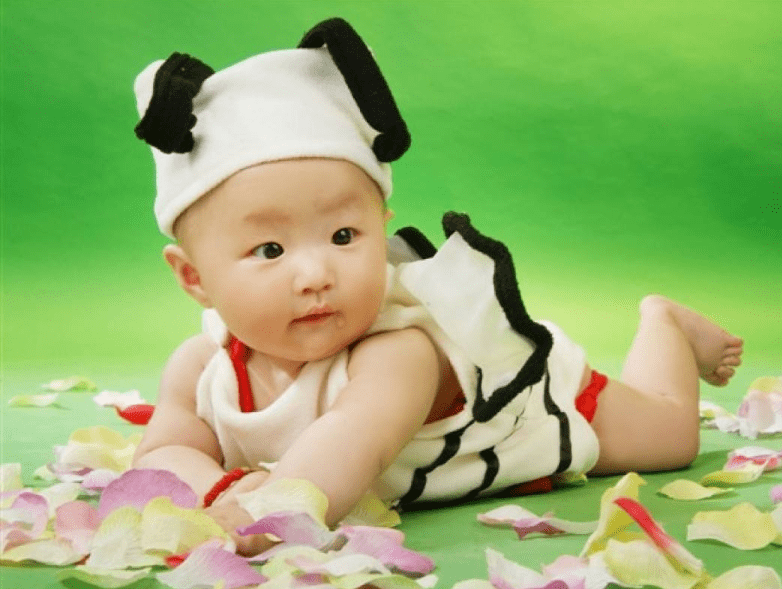 怎么样穿才不像小孩子 aa518b9bac844654beace0a3e19d67d9.png