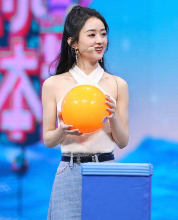 离开|赵丽颖活动生图流出，离开十级精修后，这脸我没看错？