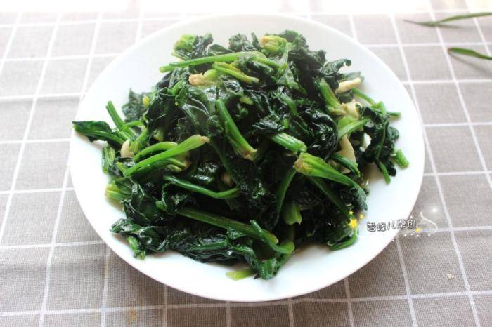 它俩是最佳搭档,简单炒炒,美味可口有营养,老人孩子要常吃!