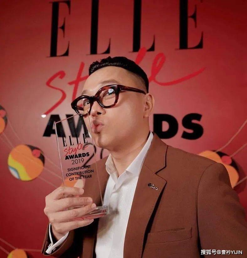 越南|被巴黎世家抄袭？把衣服种上鲜花、冻进冰块里？越南时装的高光时刻