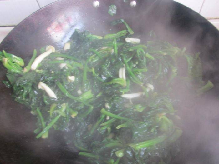 它俩是最佳搭档,简单炒炒,美味可口有营养,老人孩子要常吃!
