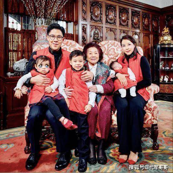 97岁吕燕妮因病离世，生前为人宽厚低调，与孙媳