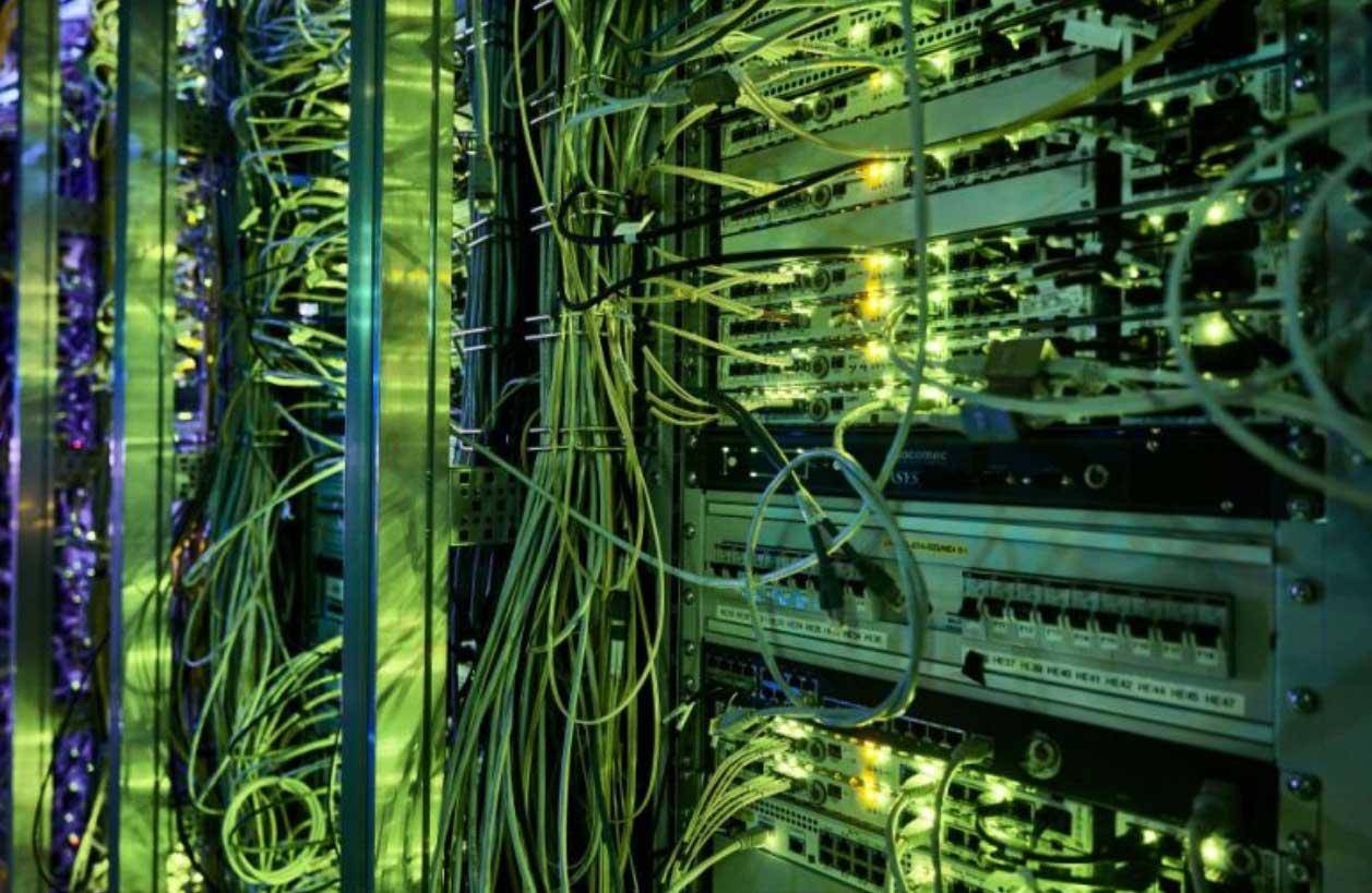 雷帝|巴菲特加持的Snowflake确定发行价：募资将超30亿美元