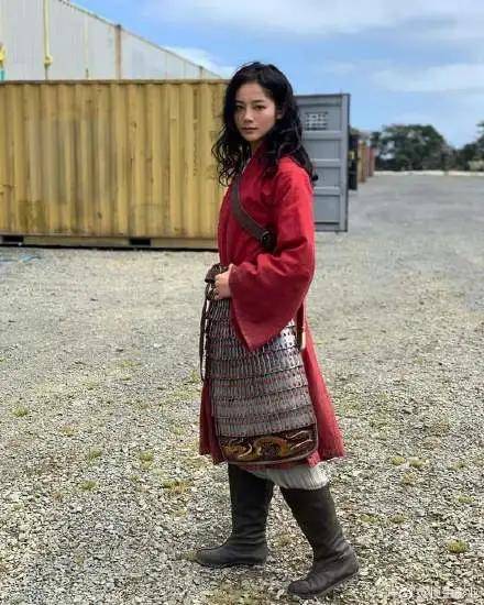 《花木兰》替身曝光，颜值不输刘亦菲，可惜了这样的好阵容