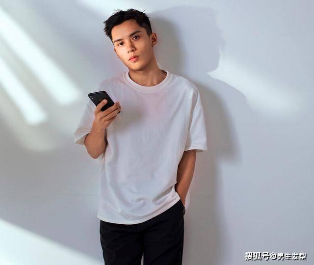太帅|男生留“两边铲光”发型太帅了，试试这4款潮流造型，干净又利落