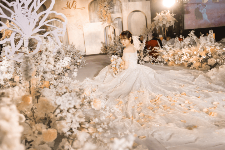 什么叫订婚啊 f9f84ac445514db08728e1339ee7353b.png