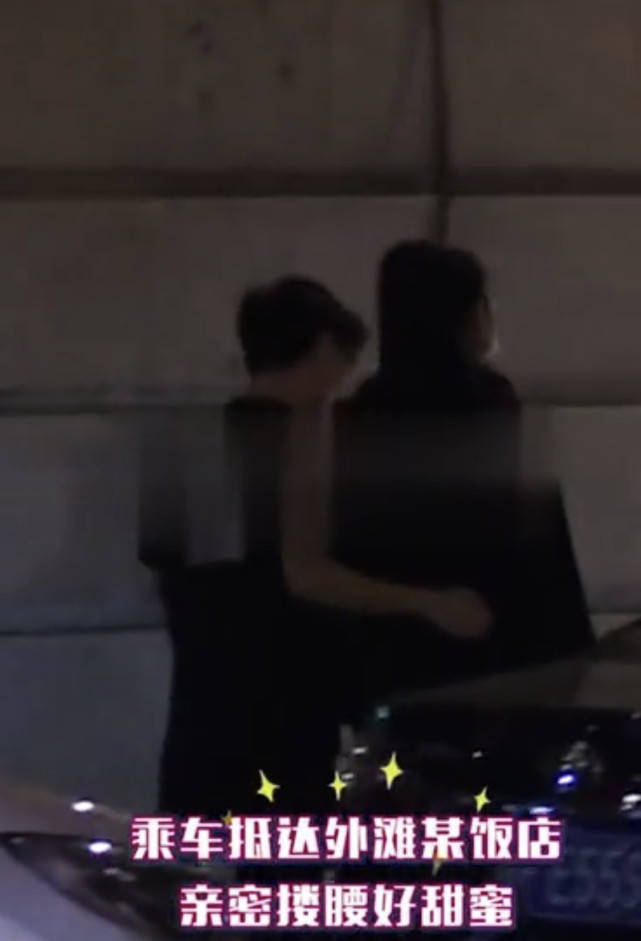 偶遇奚梦瑶夫妇逛超市，何猷君对老婆温柔呵护