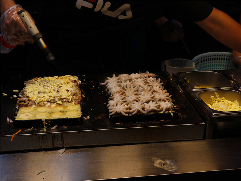 高丽菜|就为了买个网红的章鱼烧游曾厝垵趣事：排队二十分钟