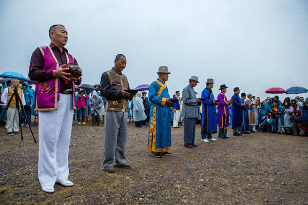 清朝|锡伯族西迁的历史：清朝乾隆年间为何要从东北迁徙至新疆？