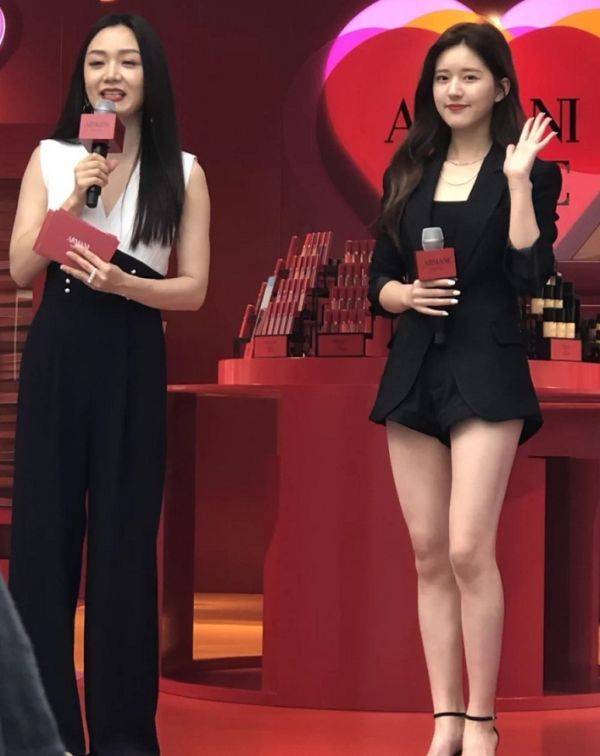 修生|赵露思未修生图被疯传，路人视角下暴露身材，这腿型是认真的？
