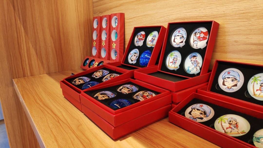 1/ 12 【产品名称】海南红色文化特色冰箱贴系列 【产品材质】玻璃
