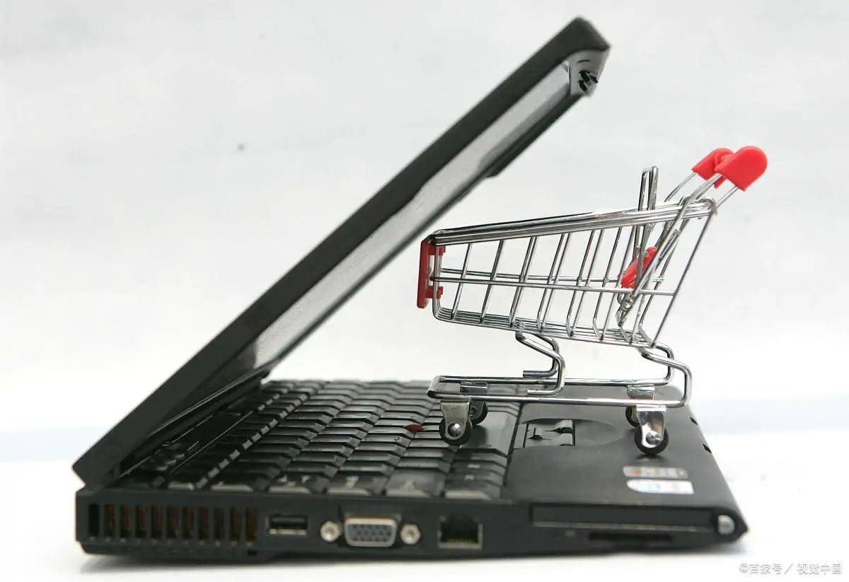 区别|网上的衣服与实体店的有什么区别？服装厂家直言：这3点最明显！