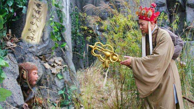 进步|孙悟空被压五行山下功力减退还是进步了？看他刚出来做了什么动作