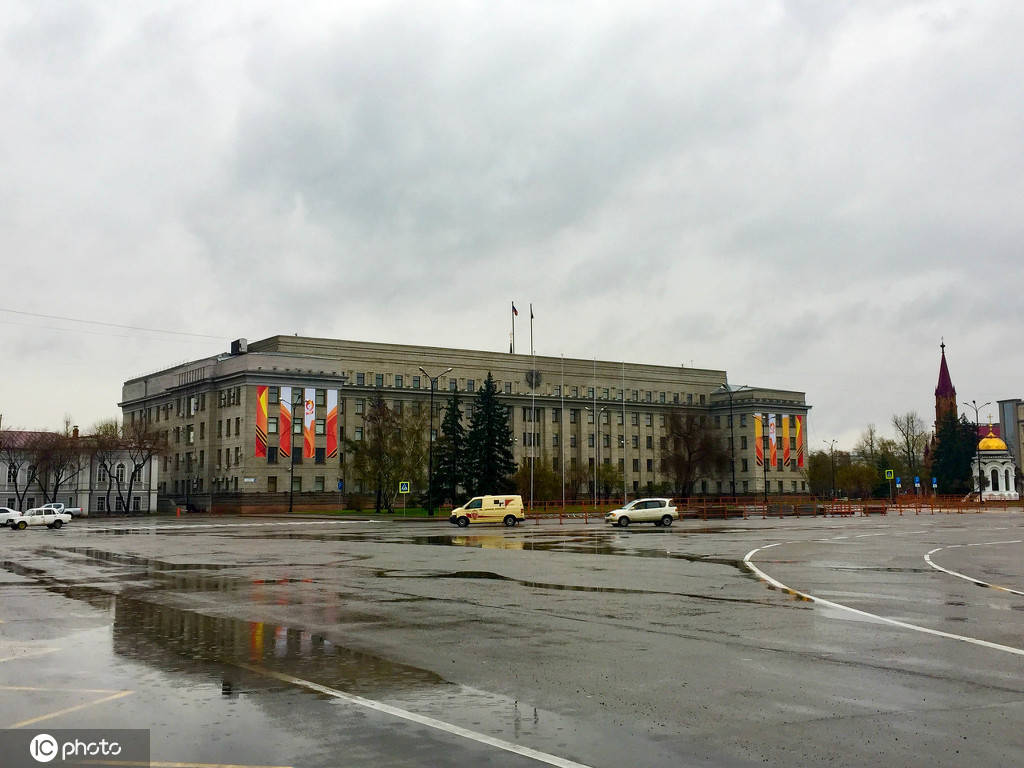 俄罗斯伊尔库茨克雨中游 感受贝加尔湖畔城市魅力