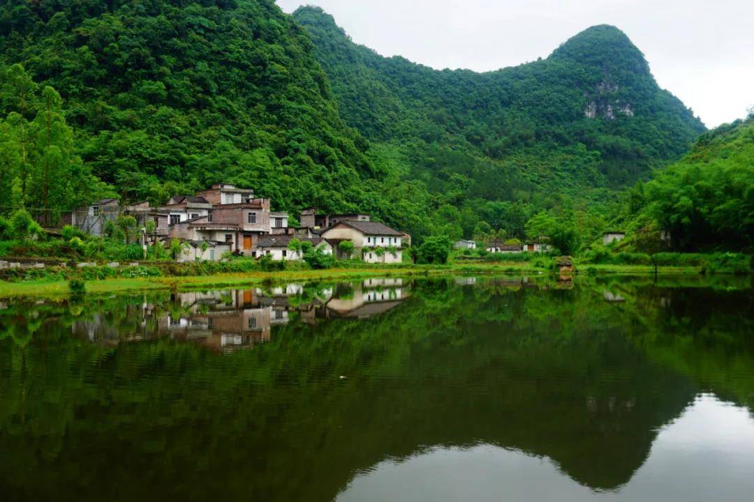 欧洞乡欧洞村冷水屯山清水秀,生态优美.蓝日福摄
