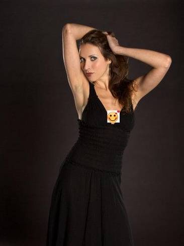 女性|多昂贵的礼服都不如一条小黑裙，比你想的更时髦，闪耀年底派对季