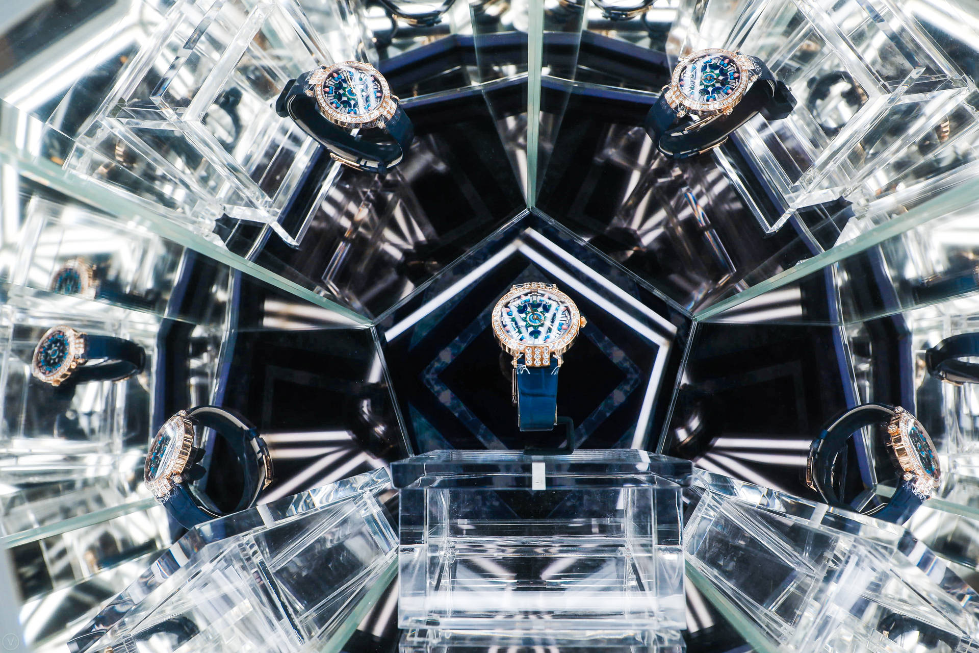 鉴赏|惊艳新品：海瑞温斯顿2020新品腕表鉴赏活动在北京举行