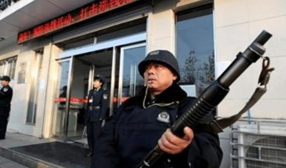 中国警察与人口比例_中国年龄段人口比例图(2)
